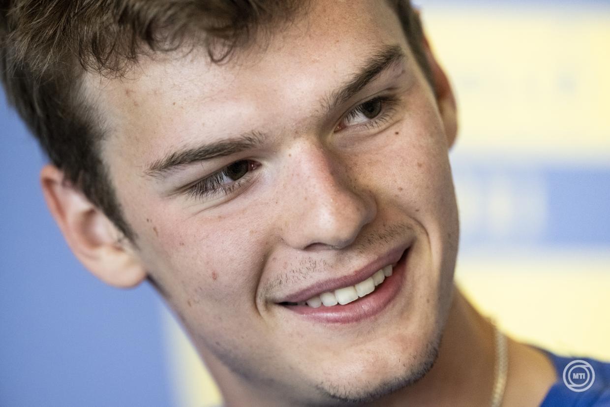 Kós Hubert világcsúcsot úszott 200 méter háton