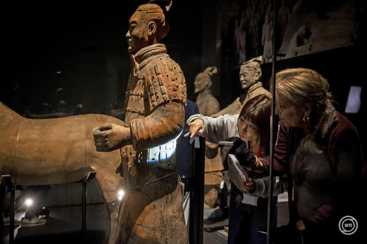 Kínai agyagkatonák a Szépművészeti Múzeumban