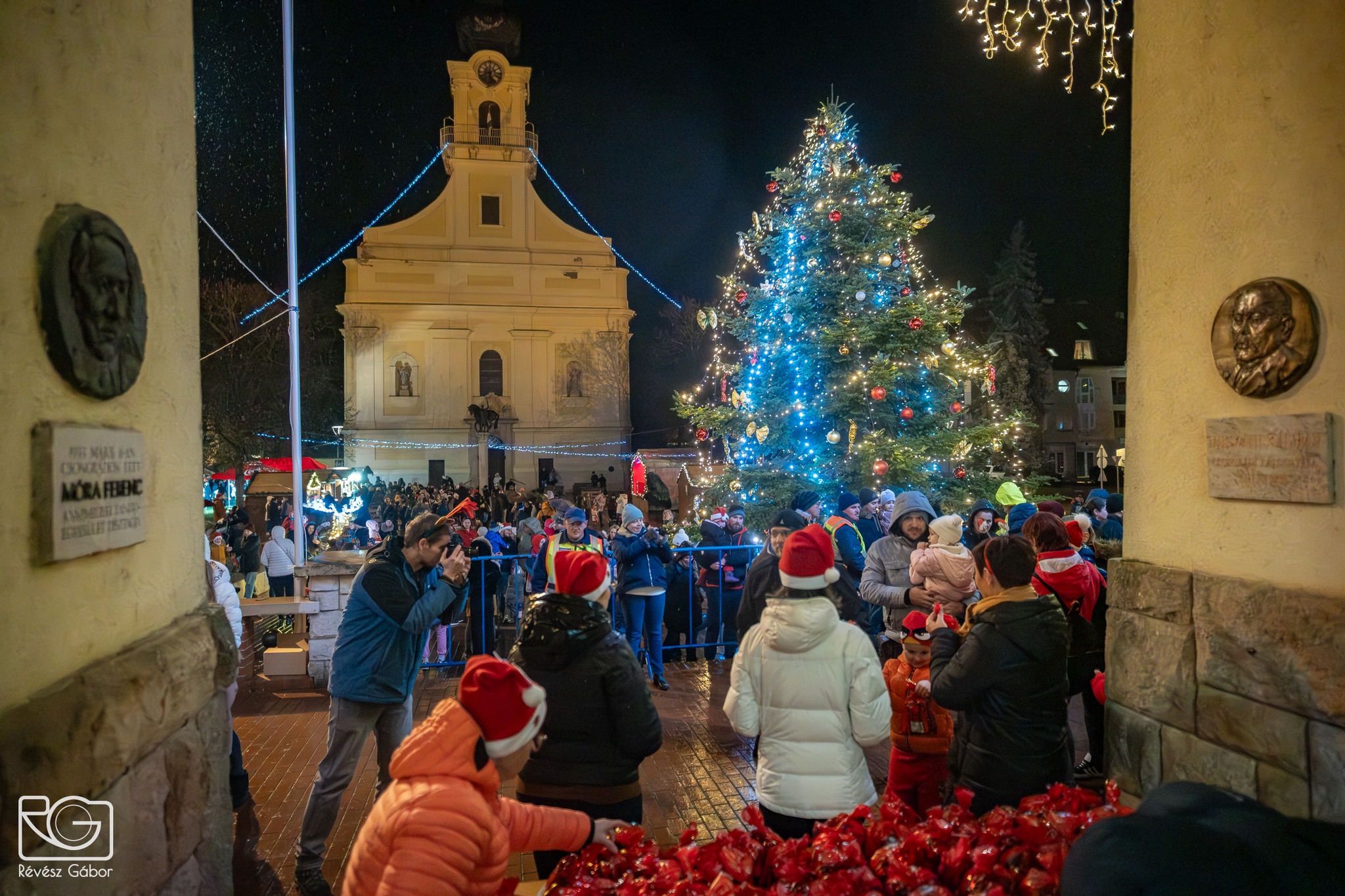 Ajándékokat hozott a Mikulás